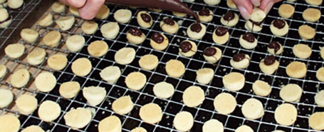 preparazione di praline in laboratorio