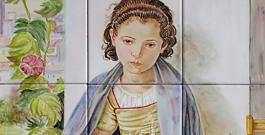 Ritratto di bimba dipinto a mano su ceramica ligure